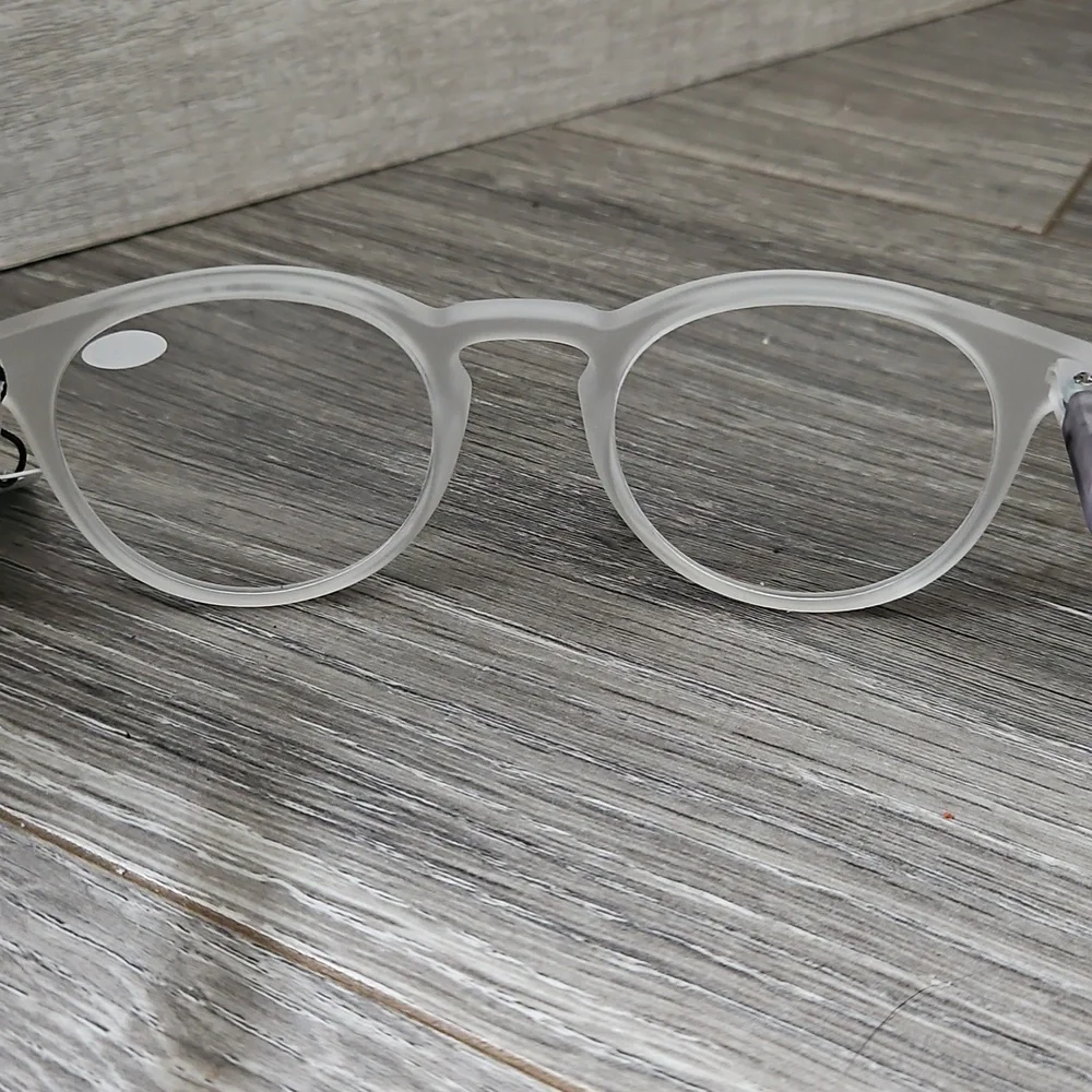 Clear and Grey 100% UVA/UVB Protection Reader Glasses +3.00 NWTs